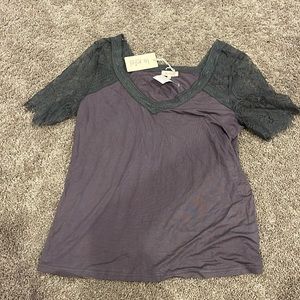 Boutique gray lace sleeve top. NWT